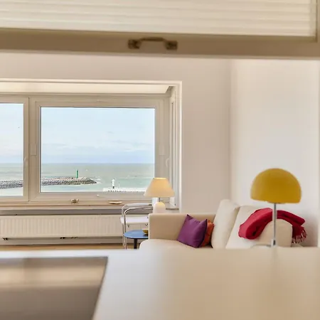 Lecomte - The Shoreline Ocean View 48 Apartment