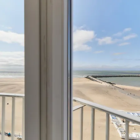 Lecomte - The Shoreline Ocean View 48 * Ostend