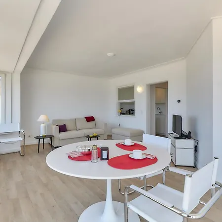 Lecomte - The Shoreline Ocean View 48 *