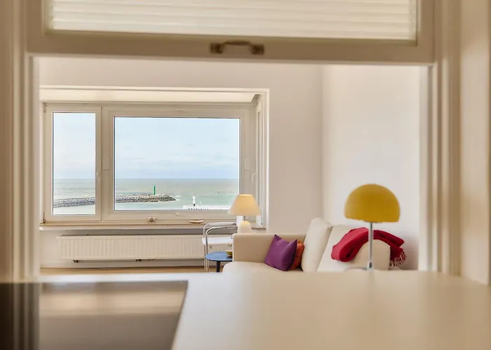 Lecomte - The Shoreline Ocean View 48 Apartment