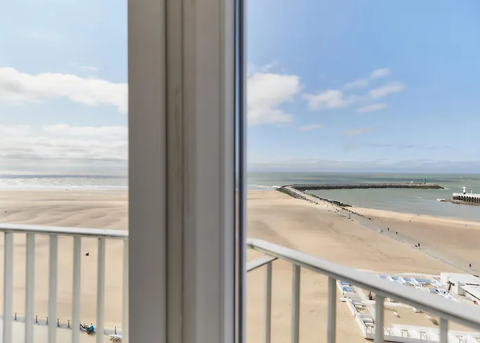 Lecomte - The Shoreline Ocean View 48 * Ostend