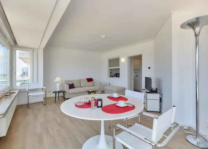 Lecomte - The Shoreline Ocean View 48 *